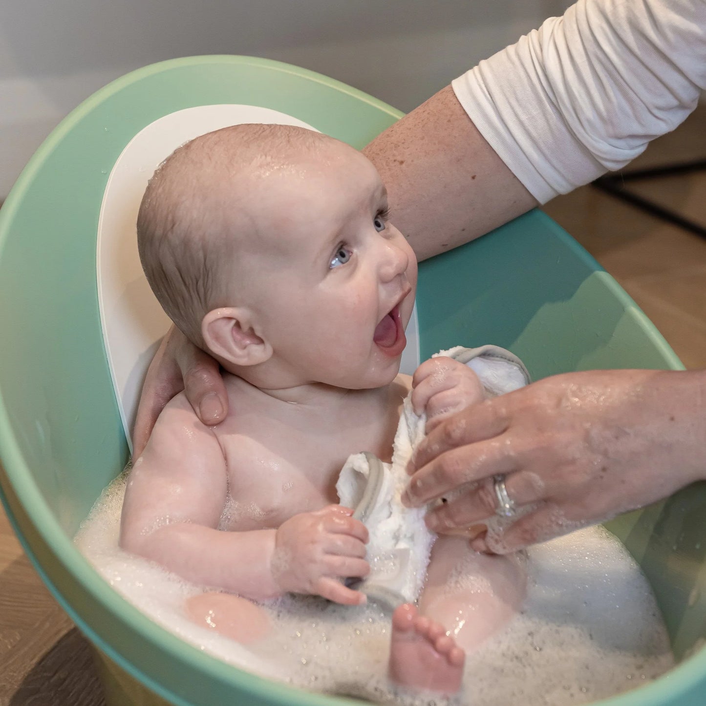 Baby Bath | Newborn Baby Bath Support with Bum Bump | Compact Bathtub for Babies | Bath Seat Suitable from Birth